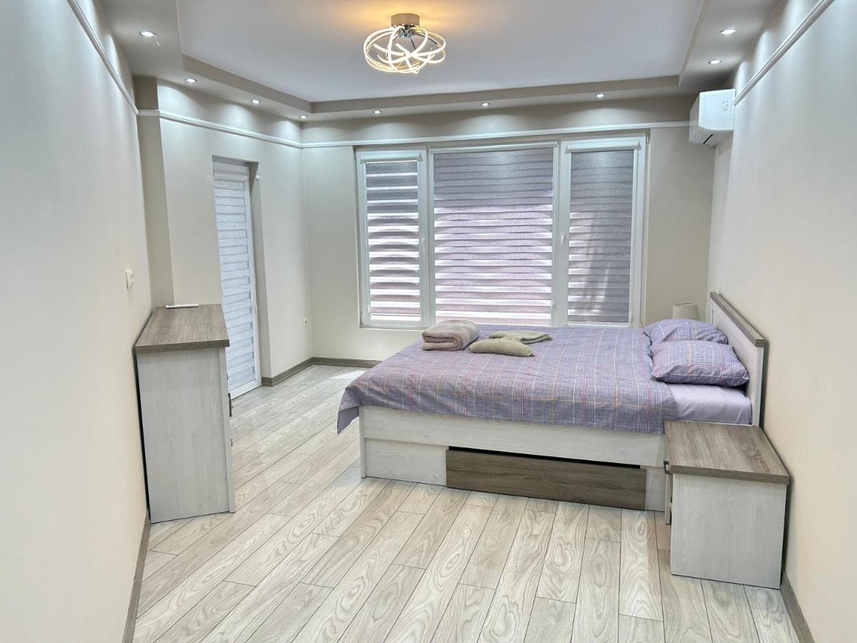 Apartament Deluxe Karina-Free Parking Burgas Exterior photo